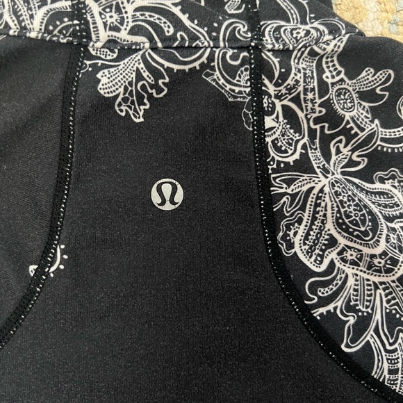 lululemon athletica Black and White Floral full zip jacket - Picture 4 of 5